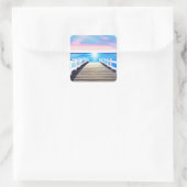 桟橋、海と空の夜明け スクエアシール (バッグ)