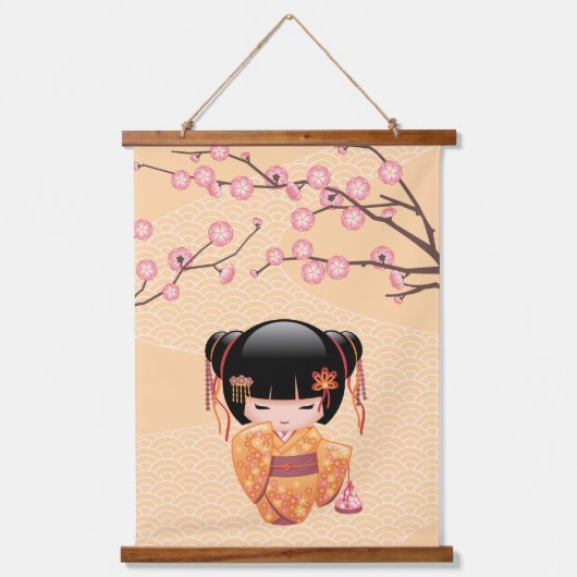 梅こけし人形 – 桃日本の芸者少女 吊り下げ型タペストリー (正面)