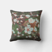 梅の枝（白い花） クッション (裏面)