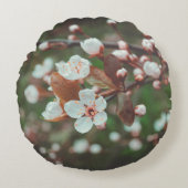梅の枝(白い花) ラウンドクッション (正面)