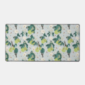 梨と蜂の入ったフローラガーデンキッチン デスクマット (正面)