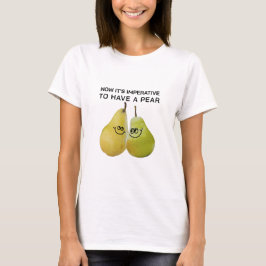 梨を持っている Tシャツ
