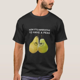 梨を持っている Tシャツ