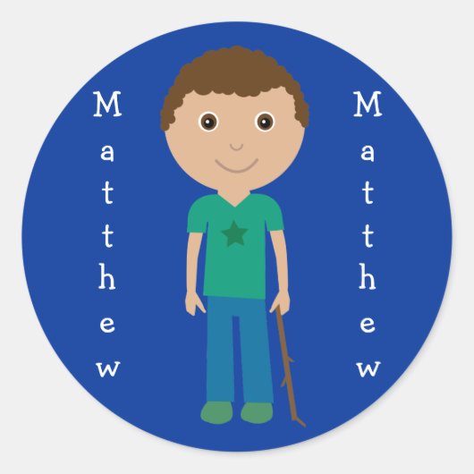 棒のステッカーを持つMatthew´sの男の子 ラウンドシール (正面)