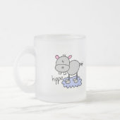 棒の姿のカバのTシャツおよびギフト フロストグラスマグカップ (左)