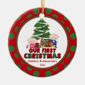 棒の姿はベビーの初めてのクリスマスのオーナメントを結び付けます セラミックオーナメント (正面)