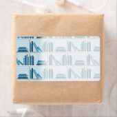 棚上の青い本。 ラベル (インサイチュ)