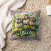 森お洒落の中の三つのフクロウ – 自然アート クッション (ブランケット)