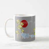 森お洒落の中の象の家族と赤い太陽 コーヒーマグカップ (左)