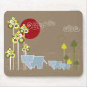 森お洒落の中の象の家族と赤い太陽 マウスパッド (正面)