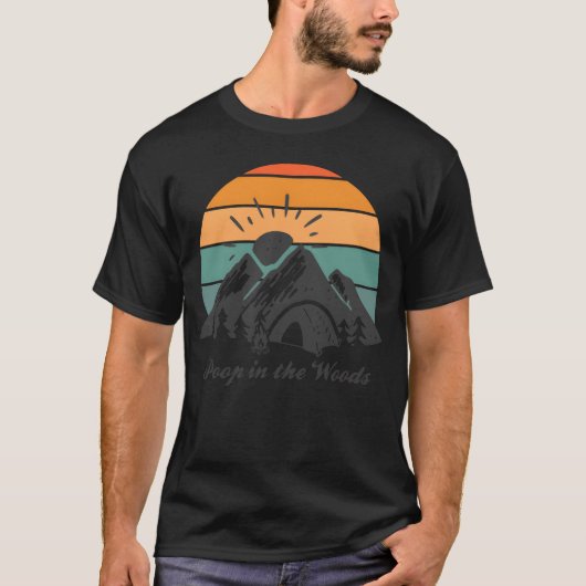 森でキャンプする友達にウンチ Tシャツ (正面)
