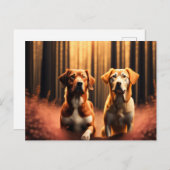 森でポーズをとる犬の友人 ポストカード (正面/裏面)