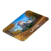 森に囲まれた中世の城 マグネット (左側)