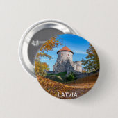 森に囲まれた中世の城 缶バッジ (正面&裏面)