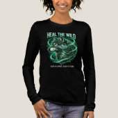 森に満ちた雄大なオオカミと野生の地球 トライブレンドTシャツ (正面)