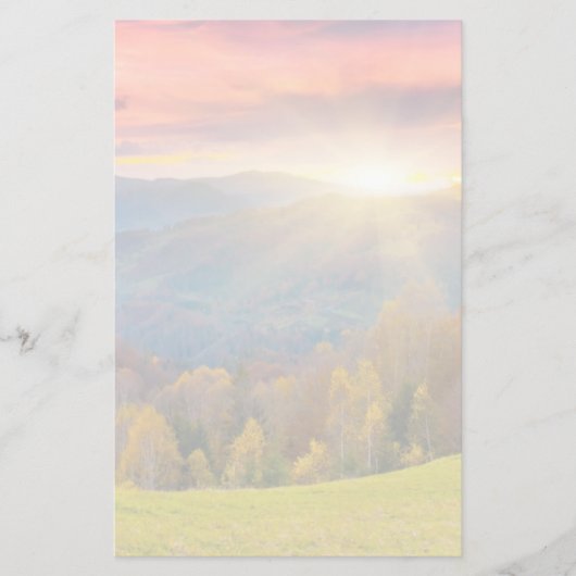 森のある山の秋の風景 便箋 (正面)