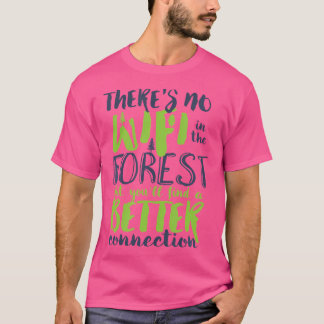 森のハイキングInspirati自然との接続 Tシャツ