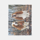 森のフリースブランケットのバセットハウンド犬 フリースブランケット (正面)