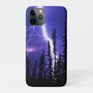 森の上の美しい雷 iPhone 11 PROケース