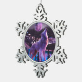 森の中でうめく灰色の狼 スノーフレークピューターオーナメント (右)