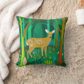 森の中で子鹿が見つかったファンタジー クッション (ブランケット)