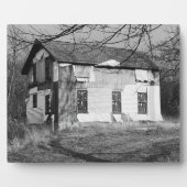 森の中で捨てられたこの家をパーソナライズ フォトプラーク (正面)