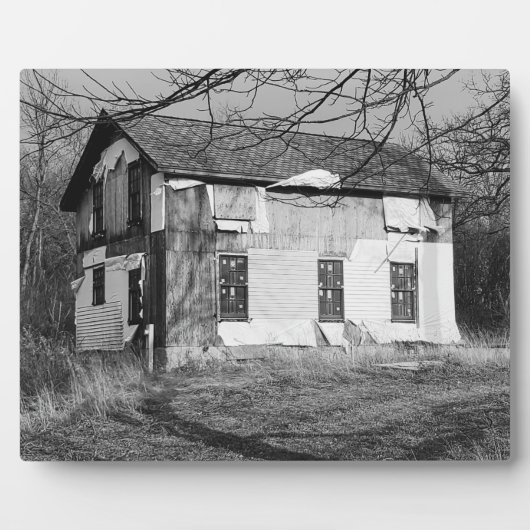 森の中で捨てられたこの家をパーソナライズ フォトプラーク (正面)