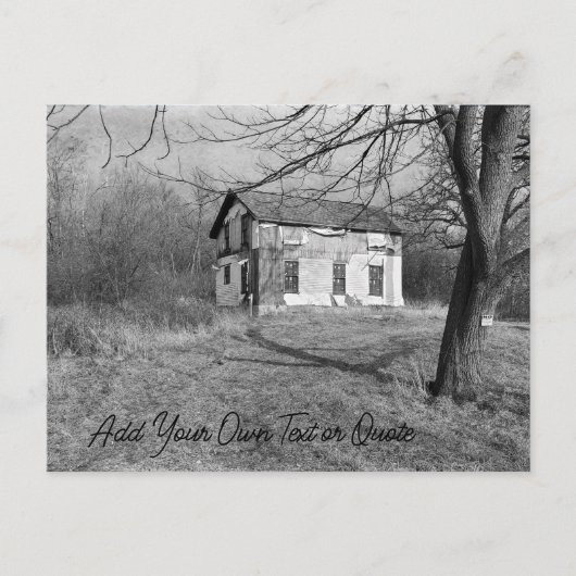 森の中で捨てられたこの家をパーソナライズ ポストカード (正面)