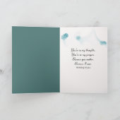 森の中で猫を飼っている若い女性 カード (内部)