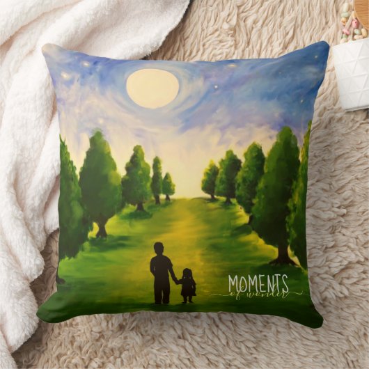 森の中で疑問に思月に照らされた散歩の瞬間 クッション (ブランケット)