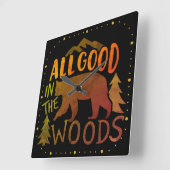 森の中で良い黒熊ハイキング スクエア壁時計 (傾斜)