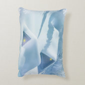 森の中で雪が屋根を乗り越えた アクセントクッション (裏面(縦))