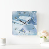 森の中で雪が屋根を乗り越えた スクエア壁時計 (ホーム)