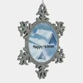 森の中で雪が屋根を乗り越えた スノーフレークピューターオーナメント (左)