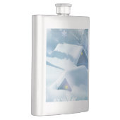 森の中で雪が屋根を乗り越えた フラスク (右)