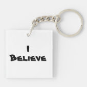 森の中にサングラスを隠した奇妙な大きな足 キーホルダー (裏面)