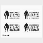 森の中にスクアッチが！ビッグフットの生活 長方形シール (シート)