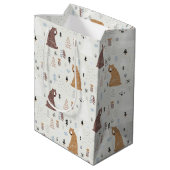 森の中のかわいいクマ ミディアムペーパーバッグ (裏面アングル)