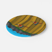 森の中のエキゾチックな緋色のオウム ペーパープレート (アングル)