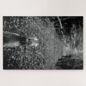 森の中のサルキ犬 ジグソーパズル (横)