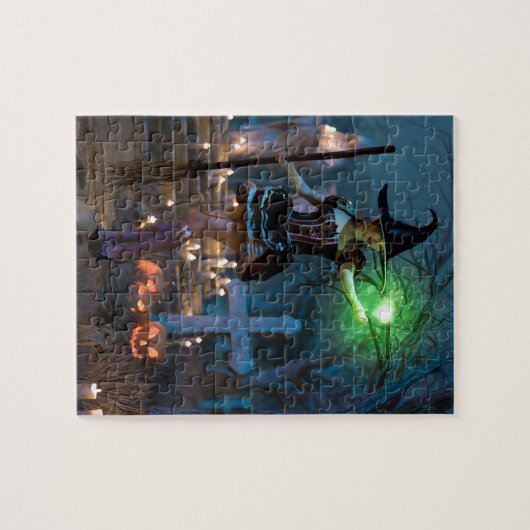 森の中のハロウィーンの魔女 ジグソーパズル (横)