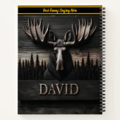 森の中のムースの詳細な木製の彫刻 ノートブック (裏面)