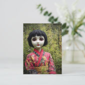 森の中の人形 ポストカード (スタンド正面)