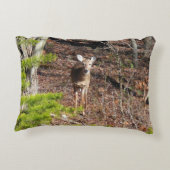 森の中の愛らしい鹿自然写真 アクセントクッション (裏面)