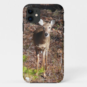 森の中の愛らしい鹿自然写真 iPhone 11 ケース
