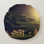 森の中の熟した野生のキノコ ラウンドクッション (正面)