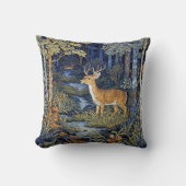 森の中の白い鹿 クッション (正面)