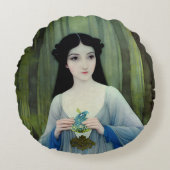 森の中の美しい女性のインクイラストレーション ラウンドクッション (正面)