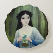 森の中の美しい女性のインクイラストレーション ラウンドクッション (裏面)