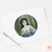 森の中の美しい女性のインクイラストレーション ラウンドシール (封筒)